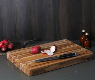 Teakhaus Traditional cutting board (S), 40.6 x 30.5 x 3.8 cm