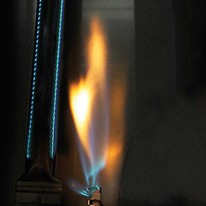 Melns gāzes grils NAPOLEON Rogue XT 425SIB ar infrasarkanā starojuma sānu degli